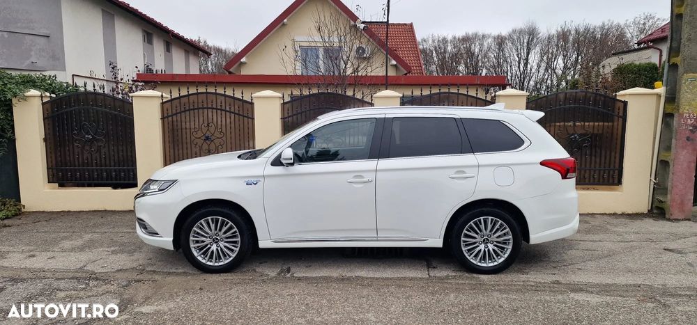 Mitsubishi Outlander 2.4 4WD Plug-In Hybrid Diamant+ - 36