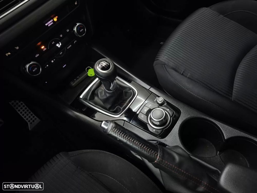 Mazda 3 Hatchback 1.5 Sky-D Excellence Navi - 34