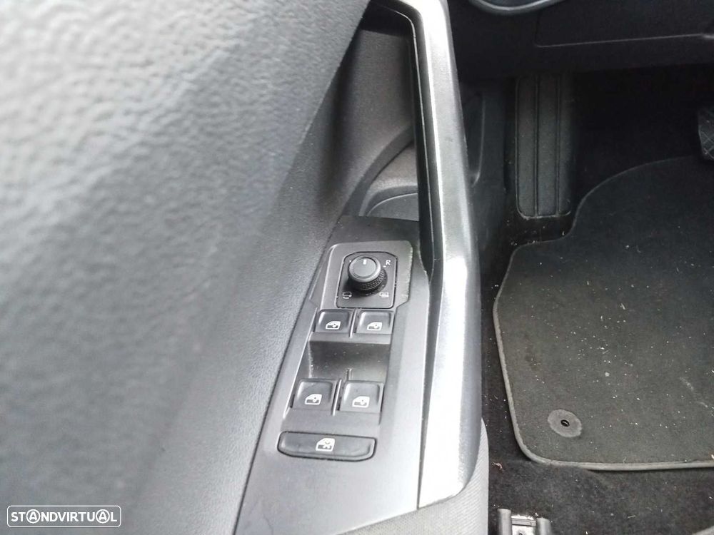 VW Polo 1.0 TSI Urban DSG - 18