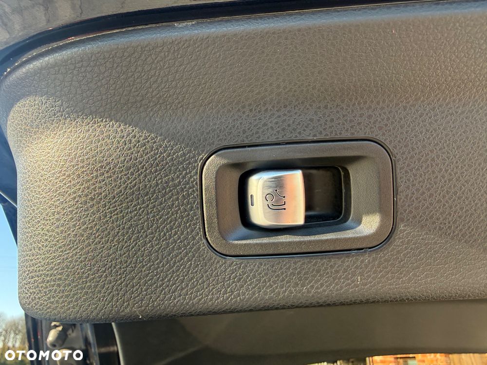 Mercedes-Benz GLC 300 d 4Matic 9G-TRONIC AMG Line - 11