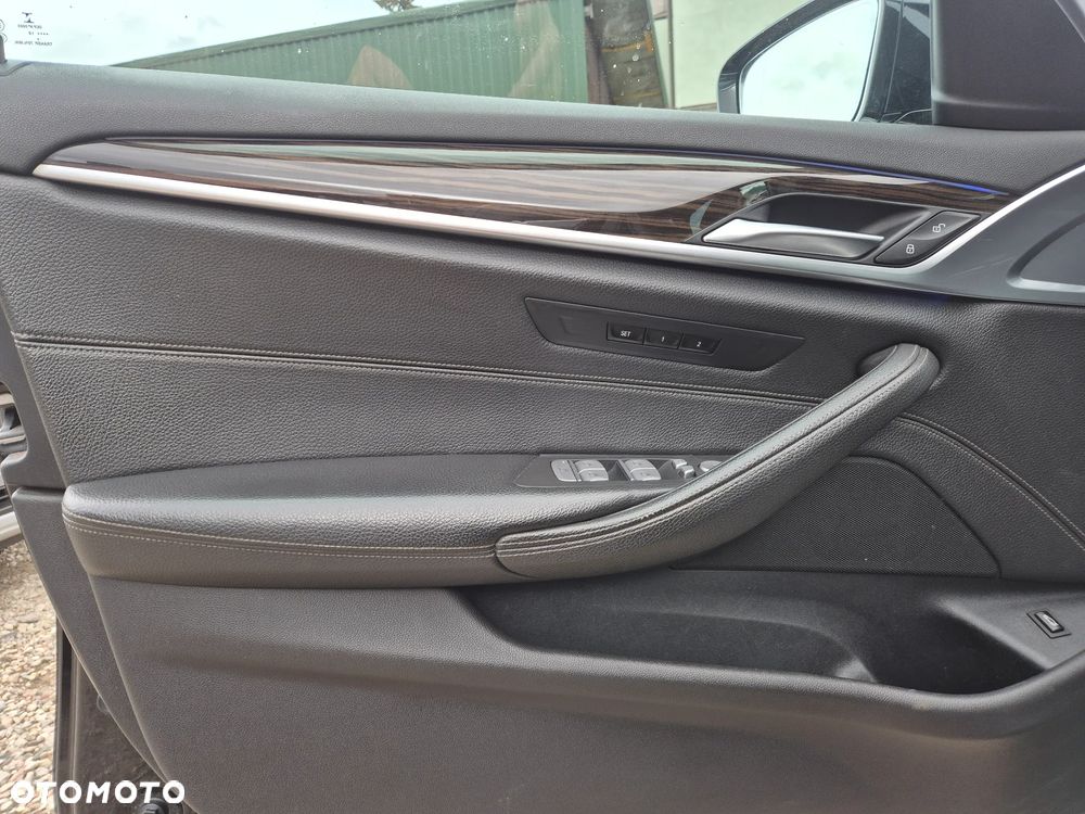BMW Seria 5 518d Luxury Line sport - 21