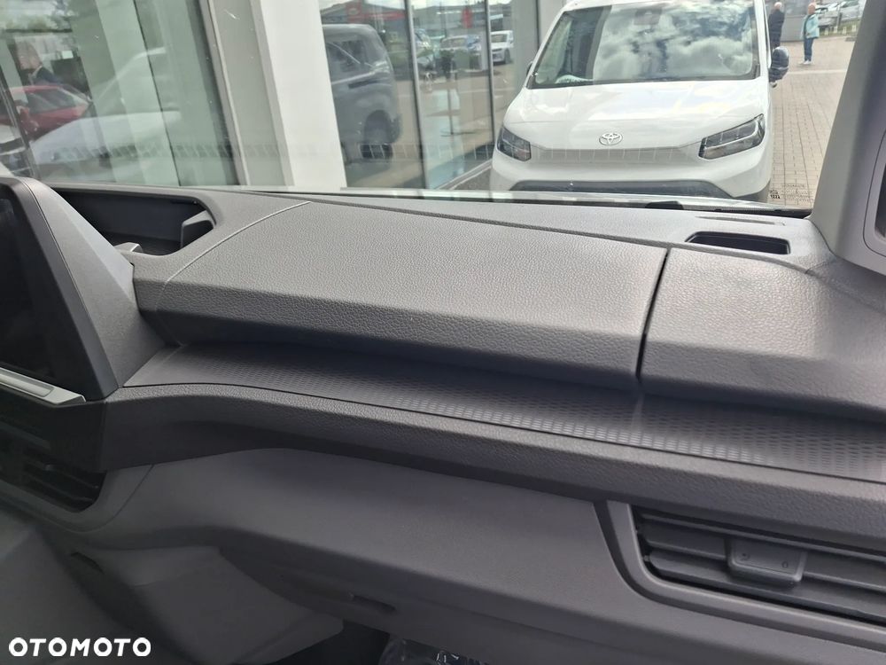 Volkswagen Transporter - 11