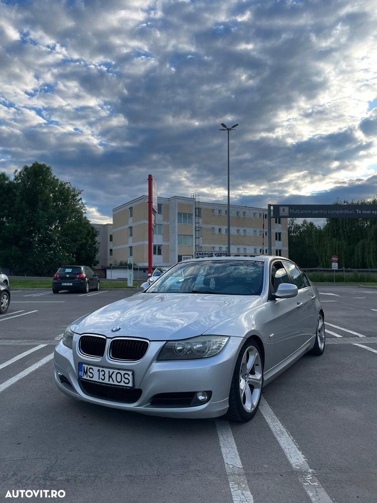 BMW Seria 3 320i - 12