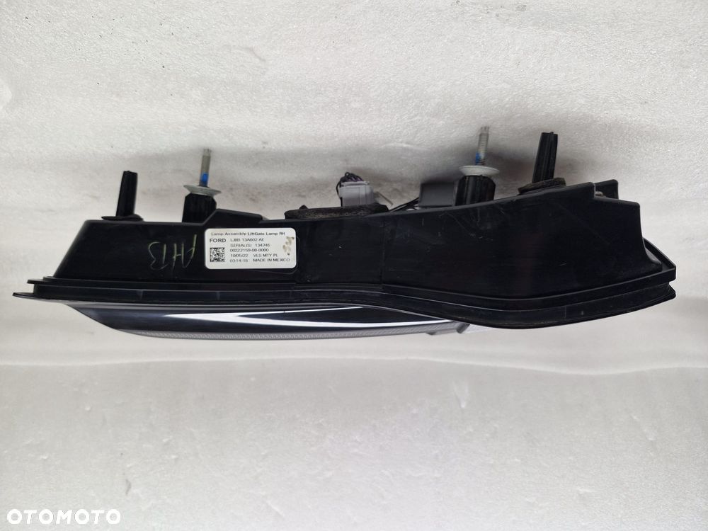 FORD MUSTANG MACH-E LED LAMPA PRAWA TYŁ W KLAPĘ LJ8B-13A602-A - 7