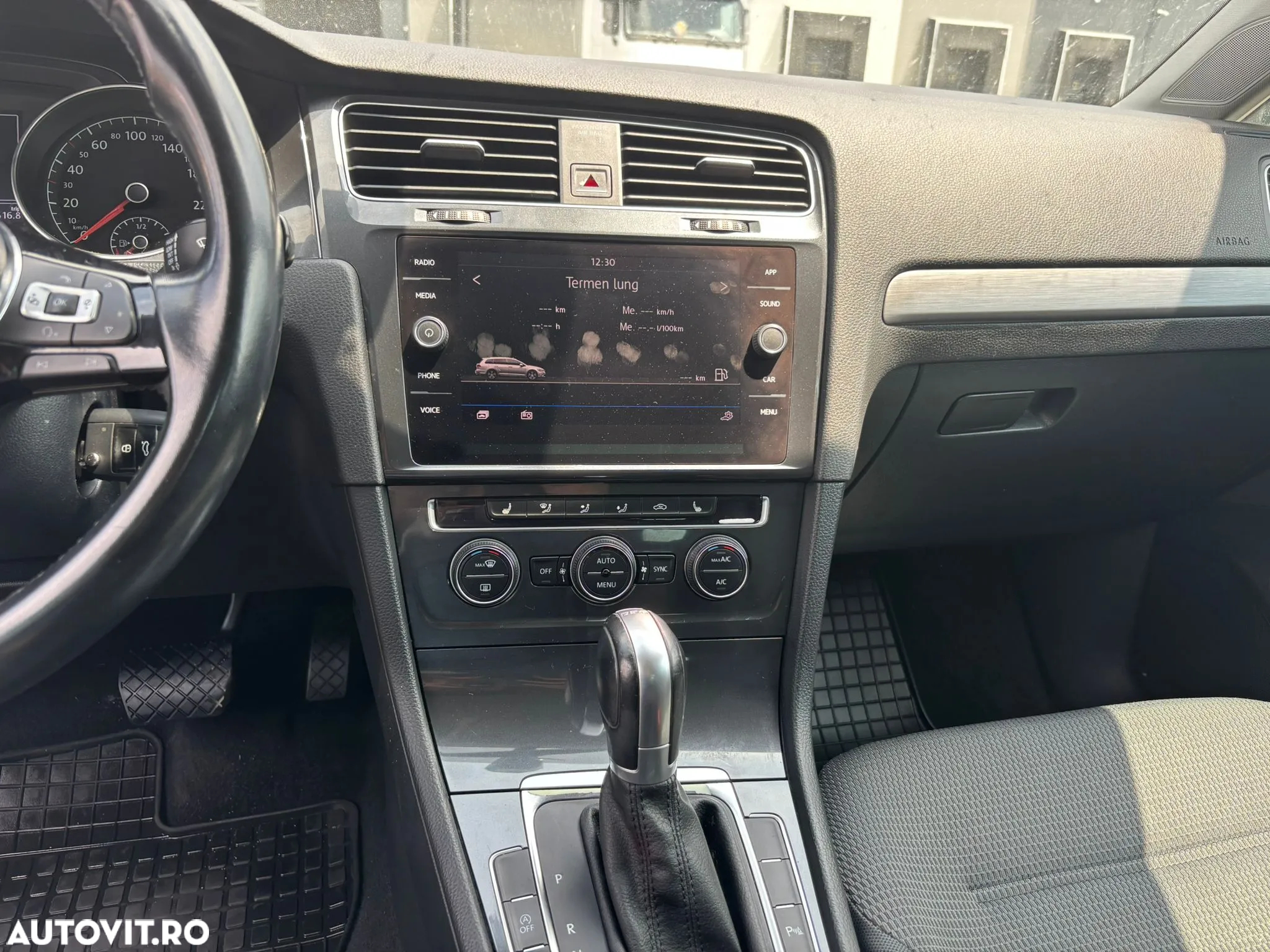 Volkswagen Golf - 5