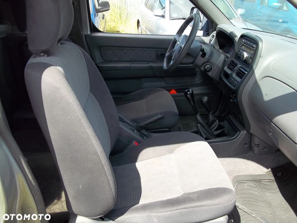 Nissan NP300 Pickup - 7