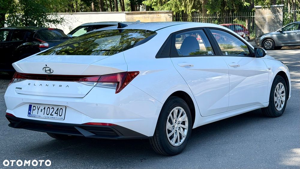 Hyundai Elantra 1.6 Modern - 6