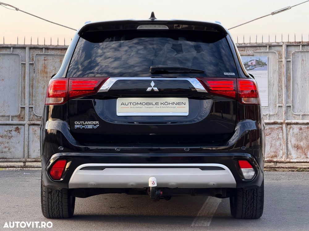 Mitsubishi Outlander 2.4 4WD Plug-In Hybrid Top - 9