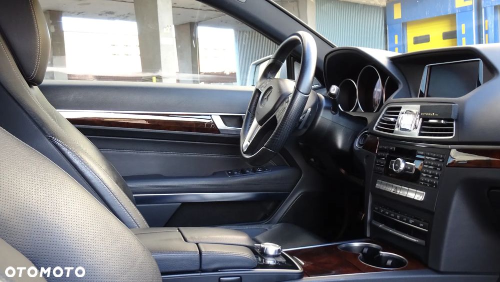 Mercedes-Benz Klasa E 350 4Matic 7G-TRONIC - 34
