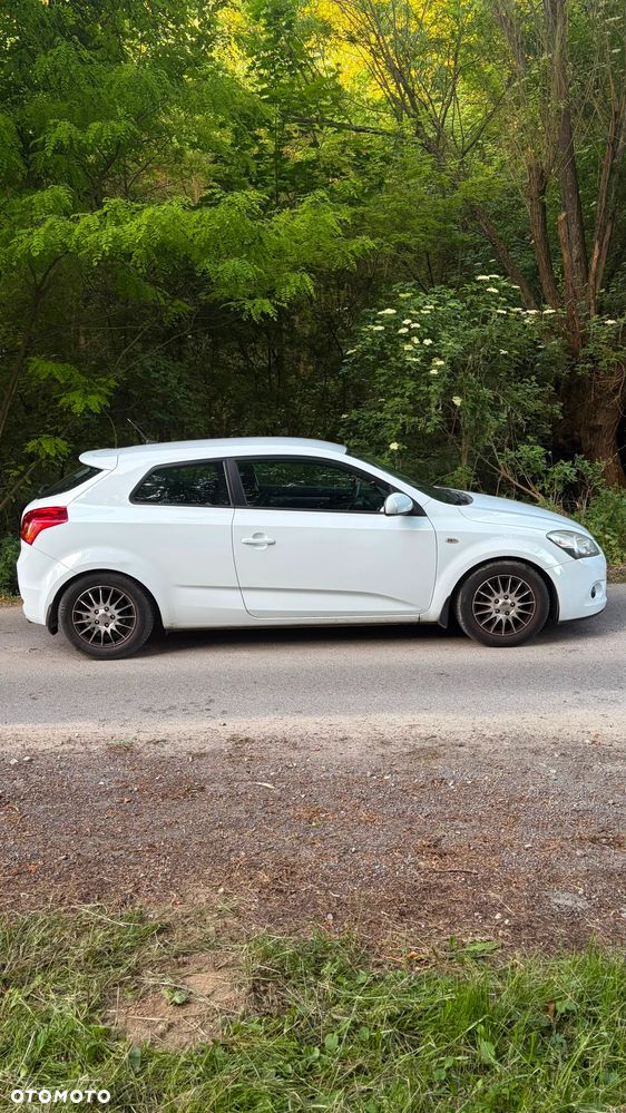 Kia Ceed 1.6 L - 11