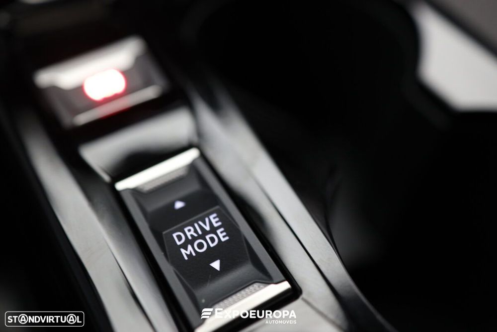 Peugeot 2008 1.2 PureTech Allure Pack - 21