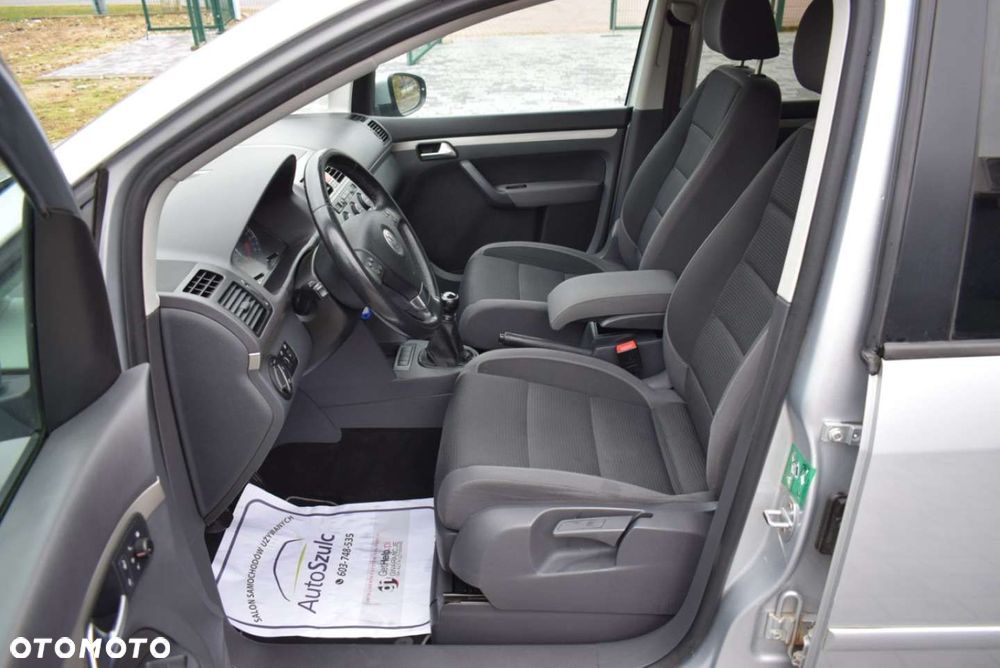 Volkswagen Touran - 17