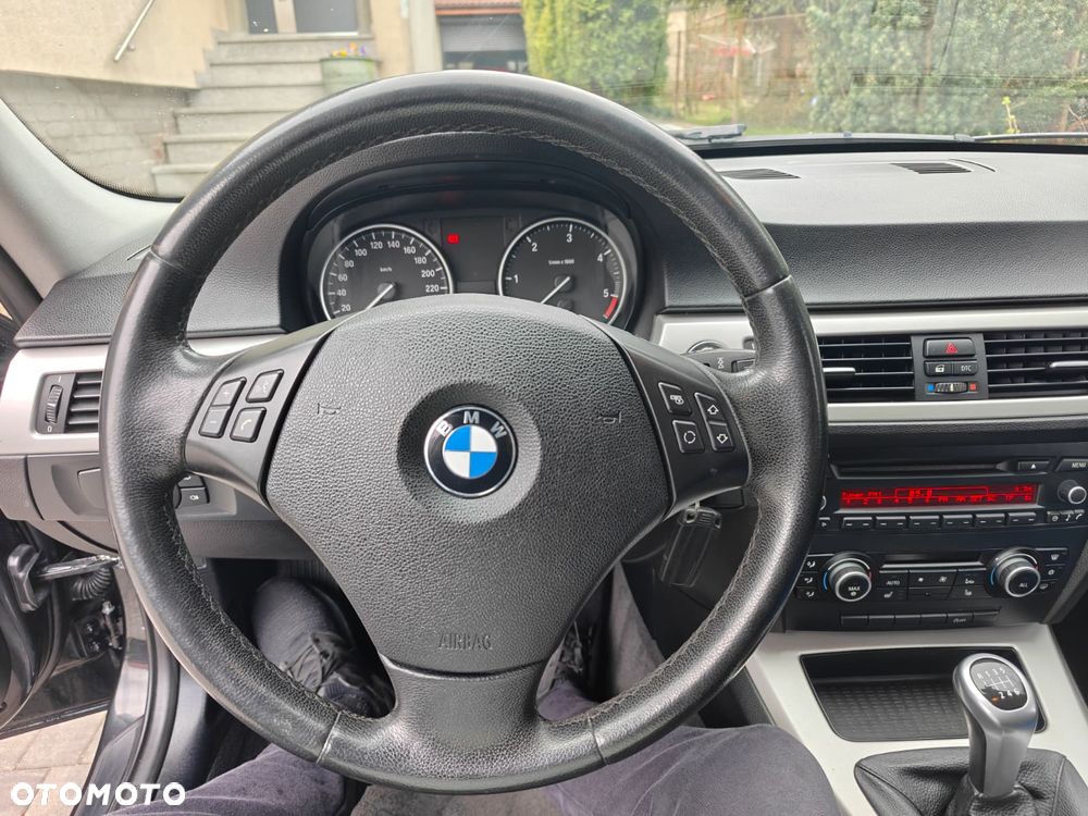 BMW Seria 3 318d DPF - 5
