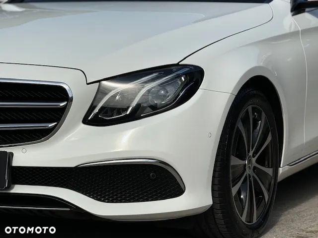 Mercedes-Benz Klasa E 220 d 9G-TRONIC - 23