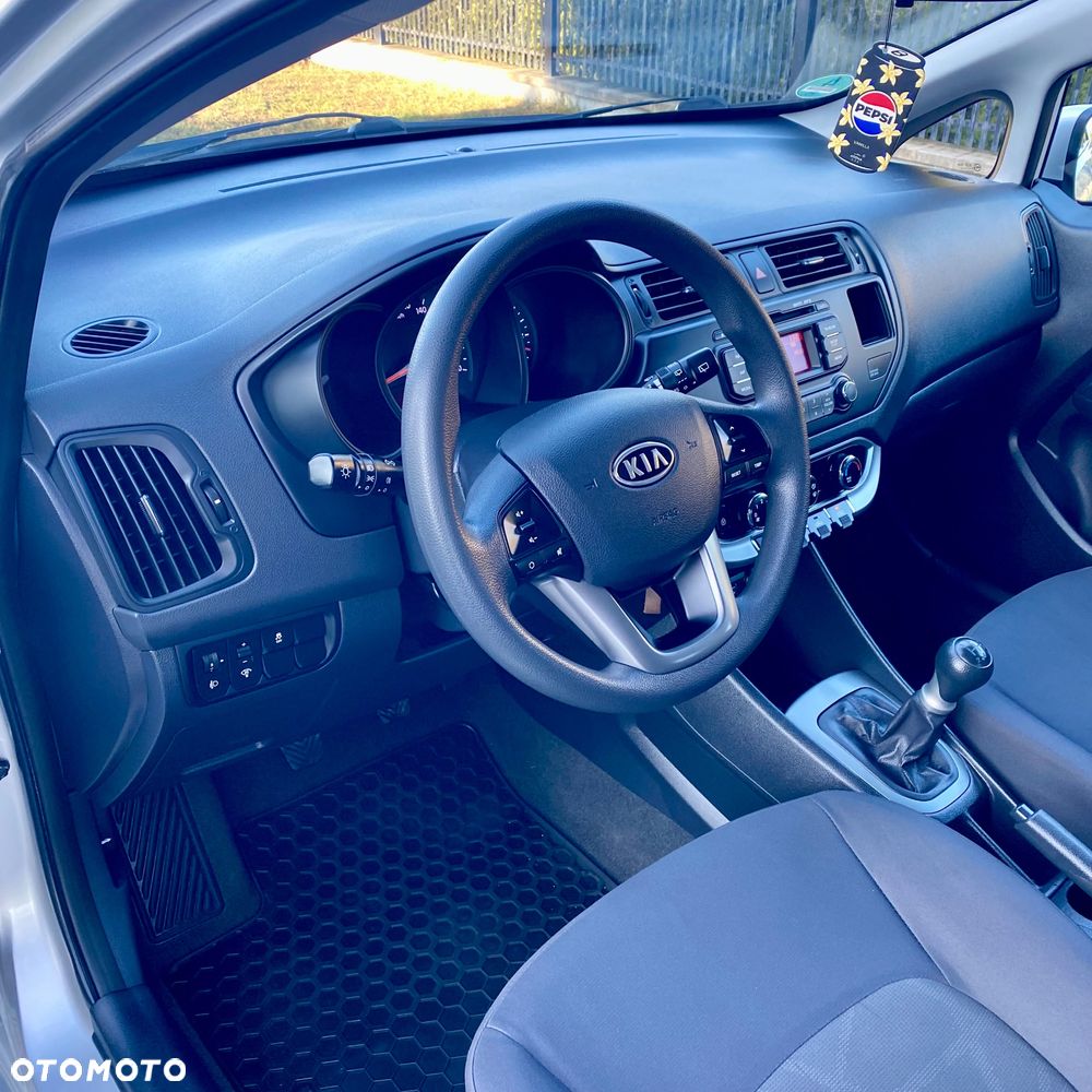 Kia Rio 1.2 Attract - 14