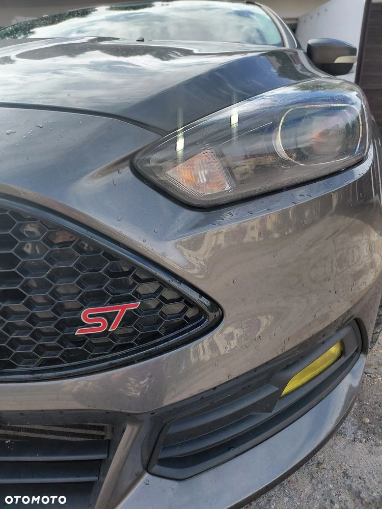 Ford Focus 2.0 EcoBoost ST-2 - 16