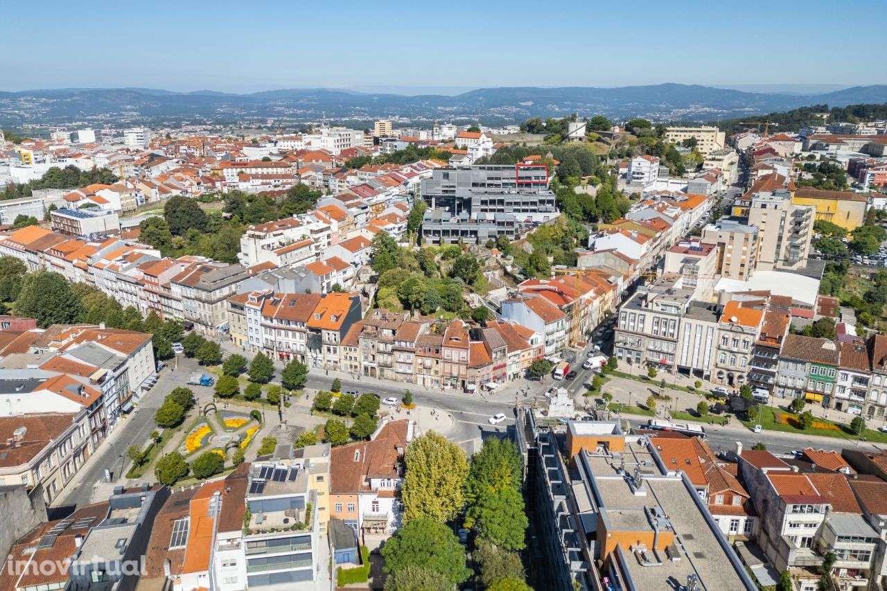 Penthouse Luxuosa com Piscina e Vistas 360º no Coração de Braga - Grande imagem: 2/54