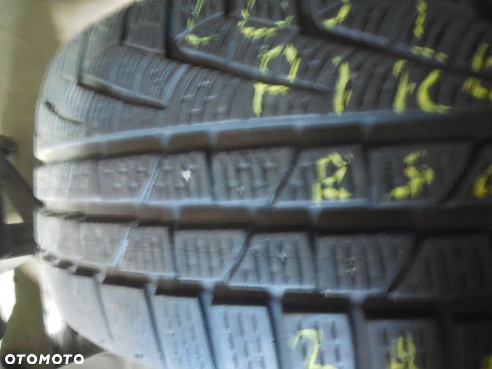 OPONA 225/50R17 PIRELLI SOTTOZERO WINTER 21O SERIE II RSC DOT 3916 7.4MM - 2