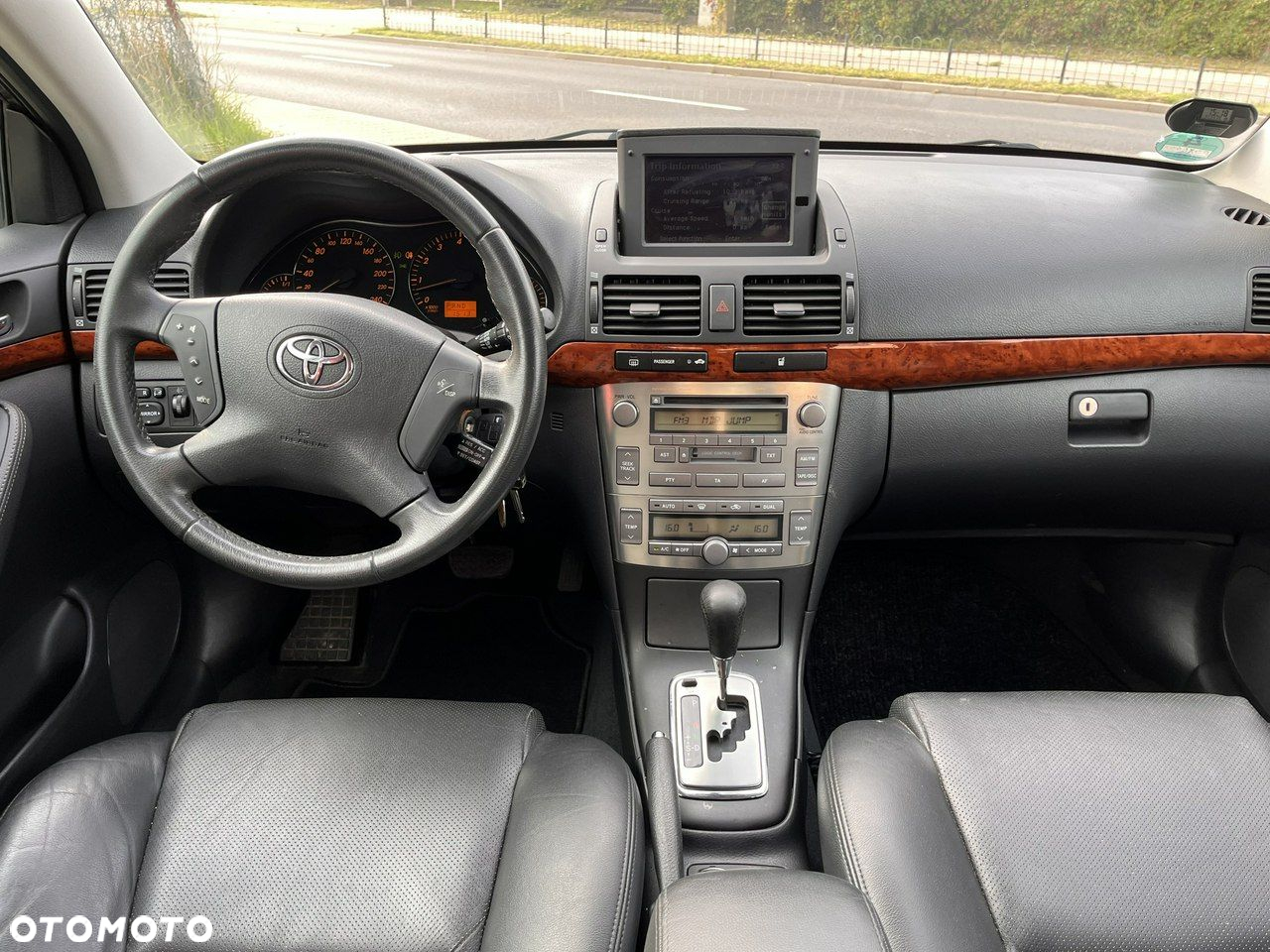 Toyota Avensis - 13