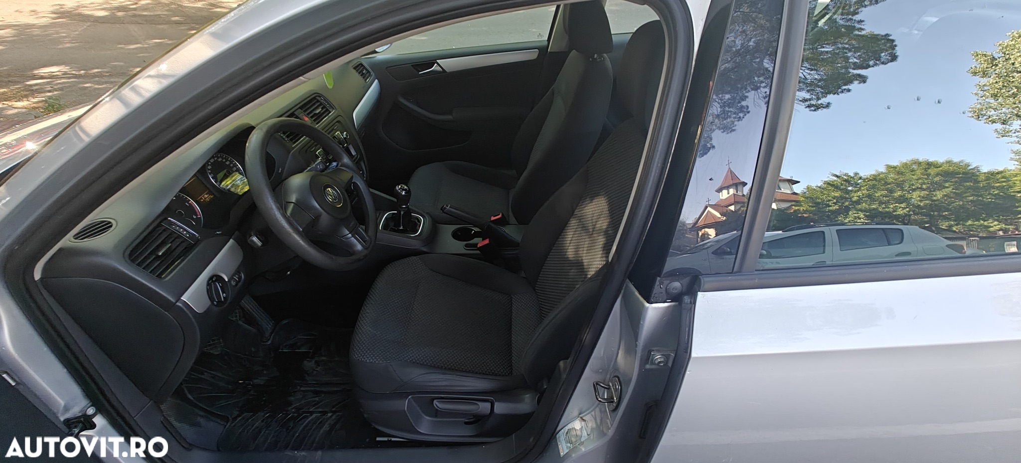 Volkswagen Jetta 1.6 TDI DPF Trendline - 11