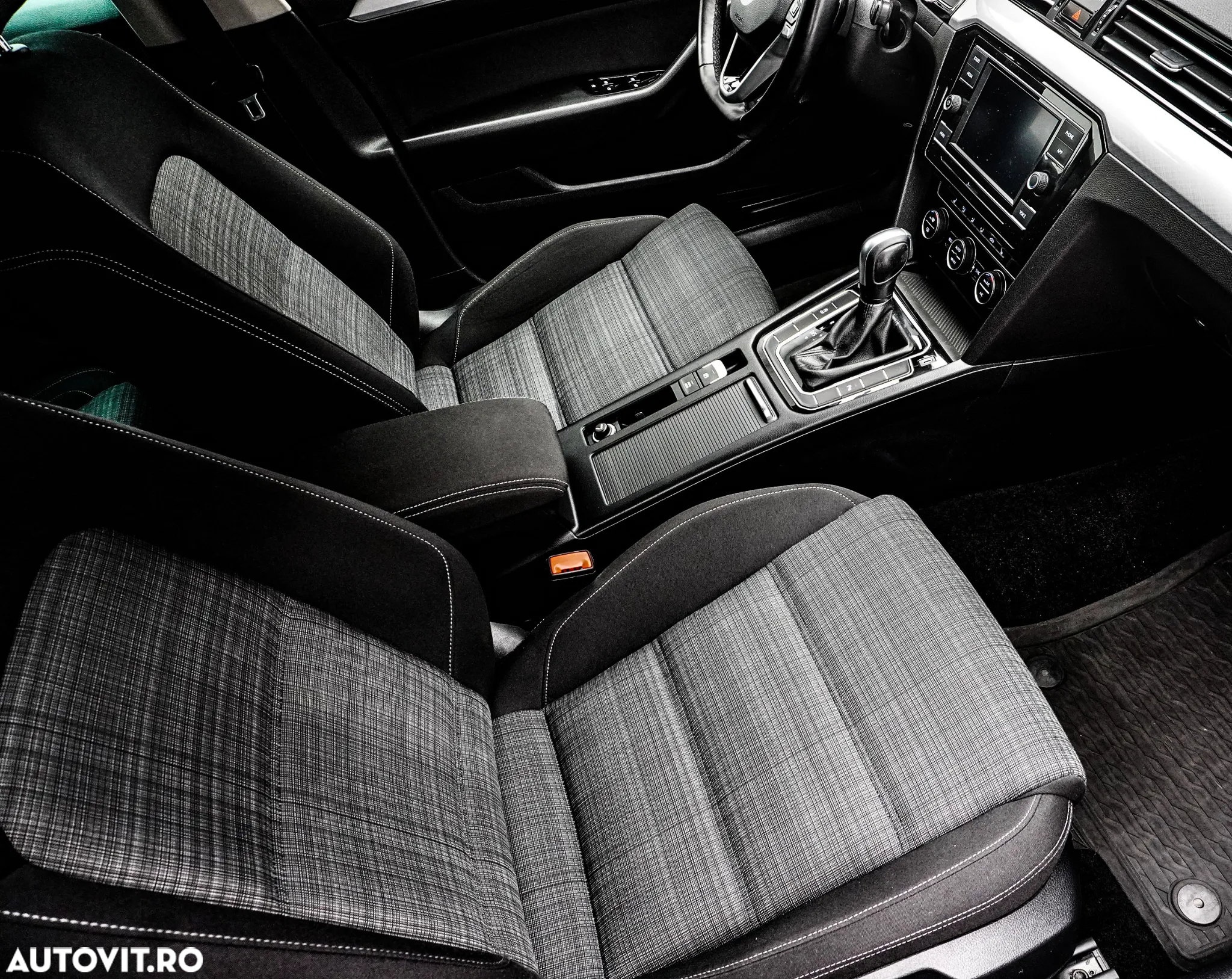 Volkswagen Passat 2.0 TDI DSG Highline - 12