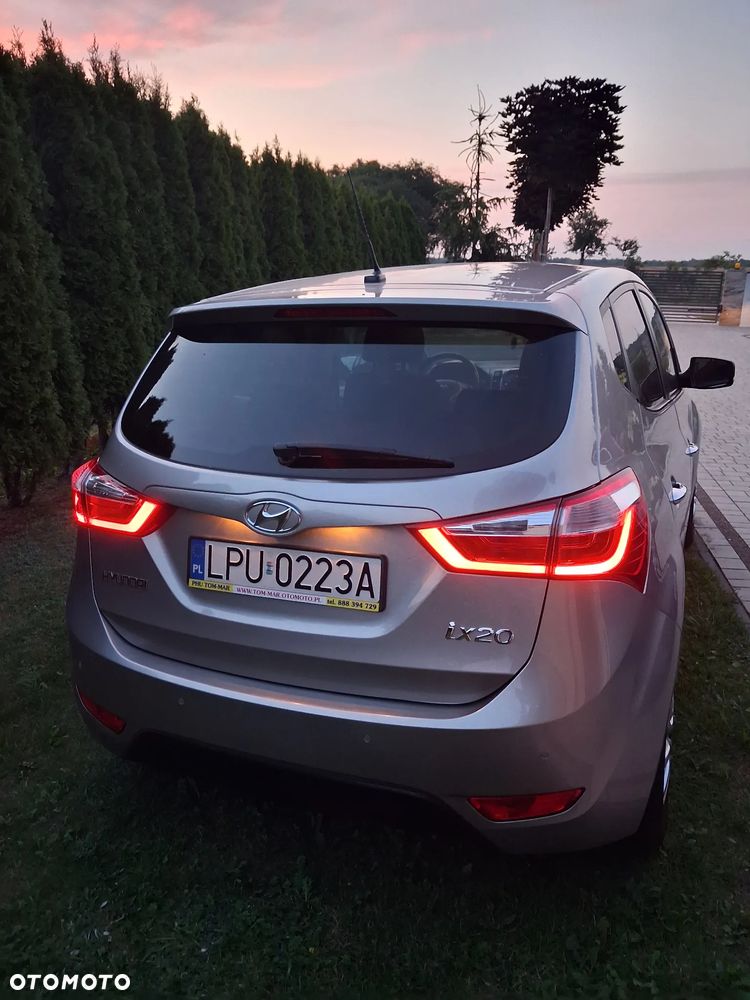 Hyundai ix20 1.6 Premium - 12