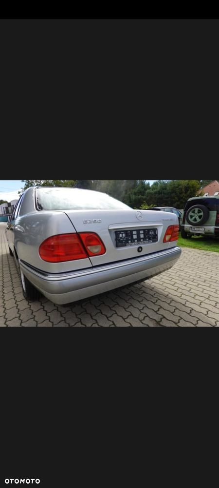 Mercedes-Benz Klasa E 290 TD Elegance - 17
