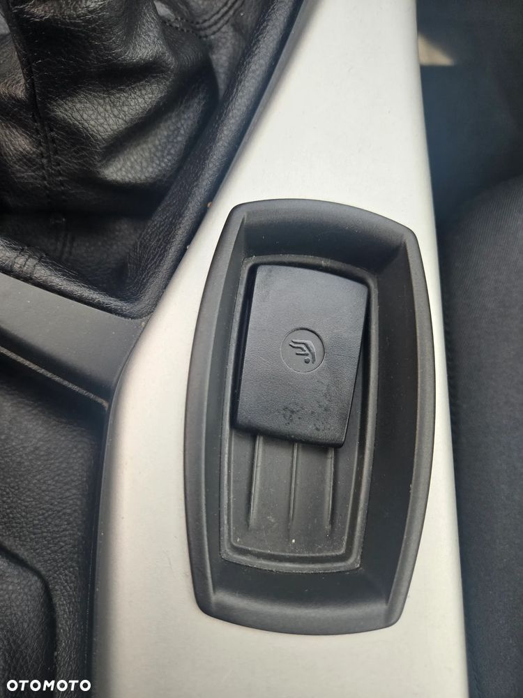 BMW Seria 1 118i - 18