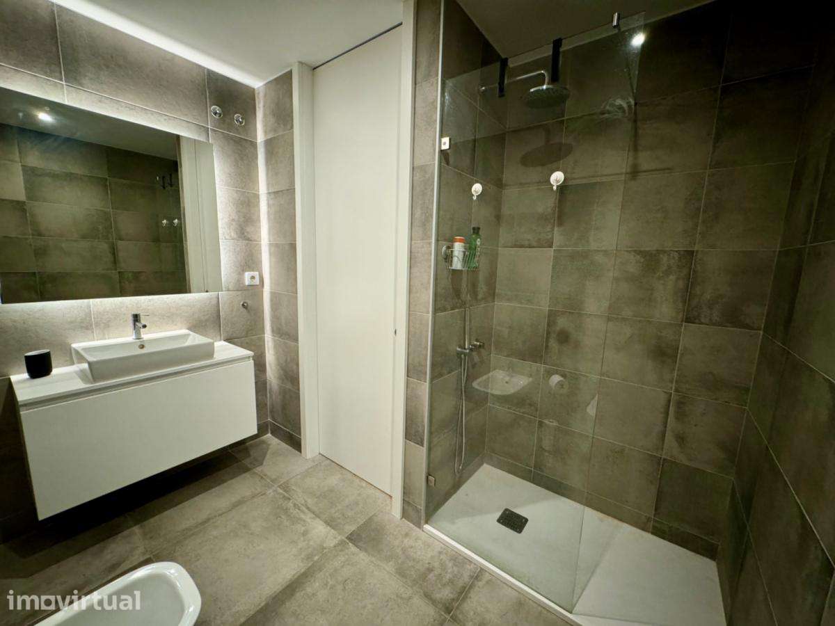 Quarto - localizado em Paranhos Porto - Grande imagem: 5/9