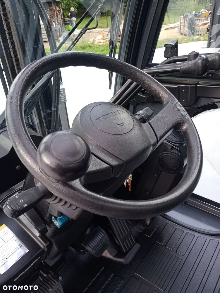 Toyota 02-8FGF15 - 8
