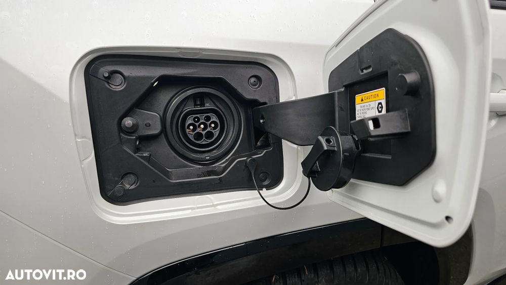 Toyota RAV4 2.5 PHEV VVT-iE 4x4 Style Bi-Tone - 6