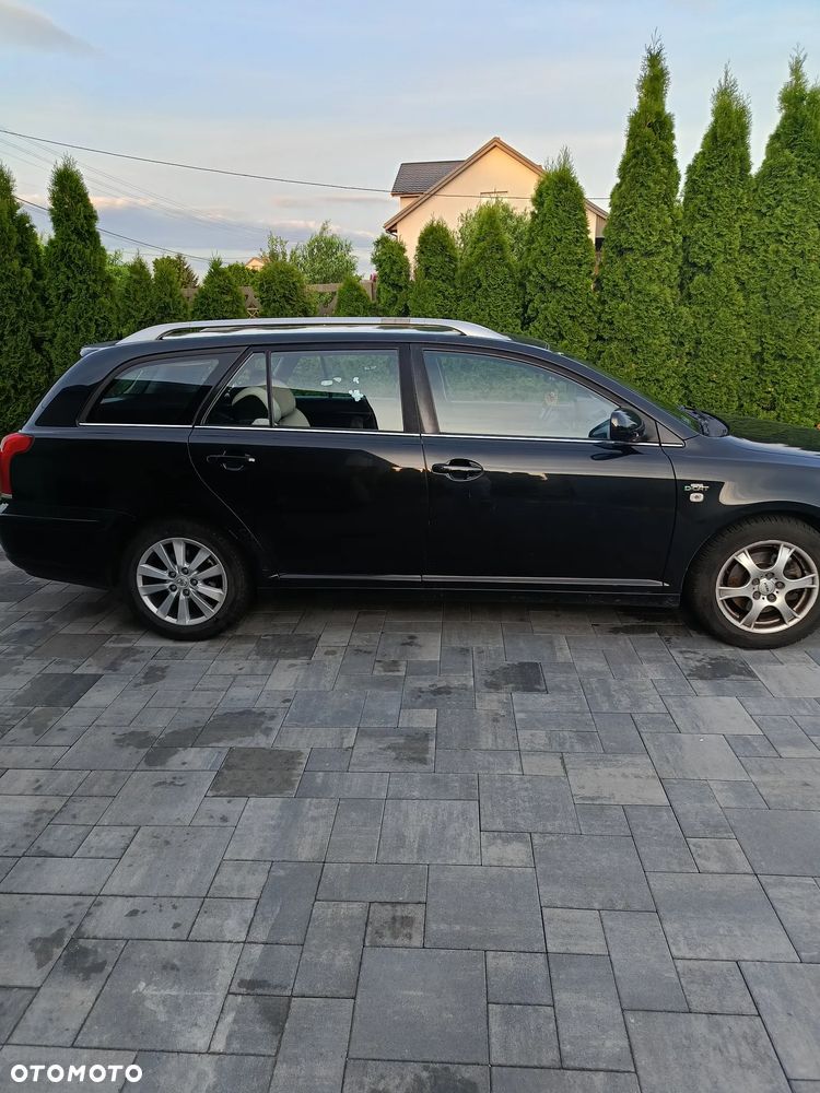 Toyota Avensis 2.2 D-4D Sol - 3