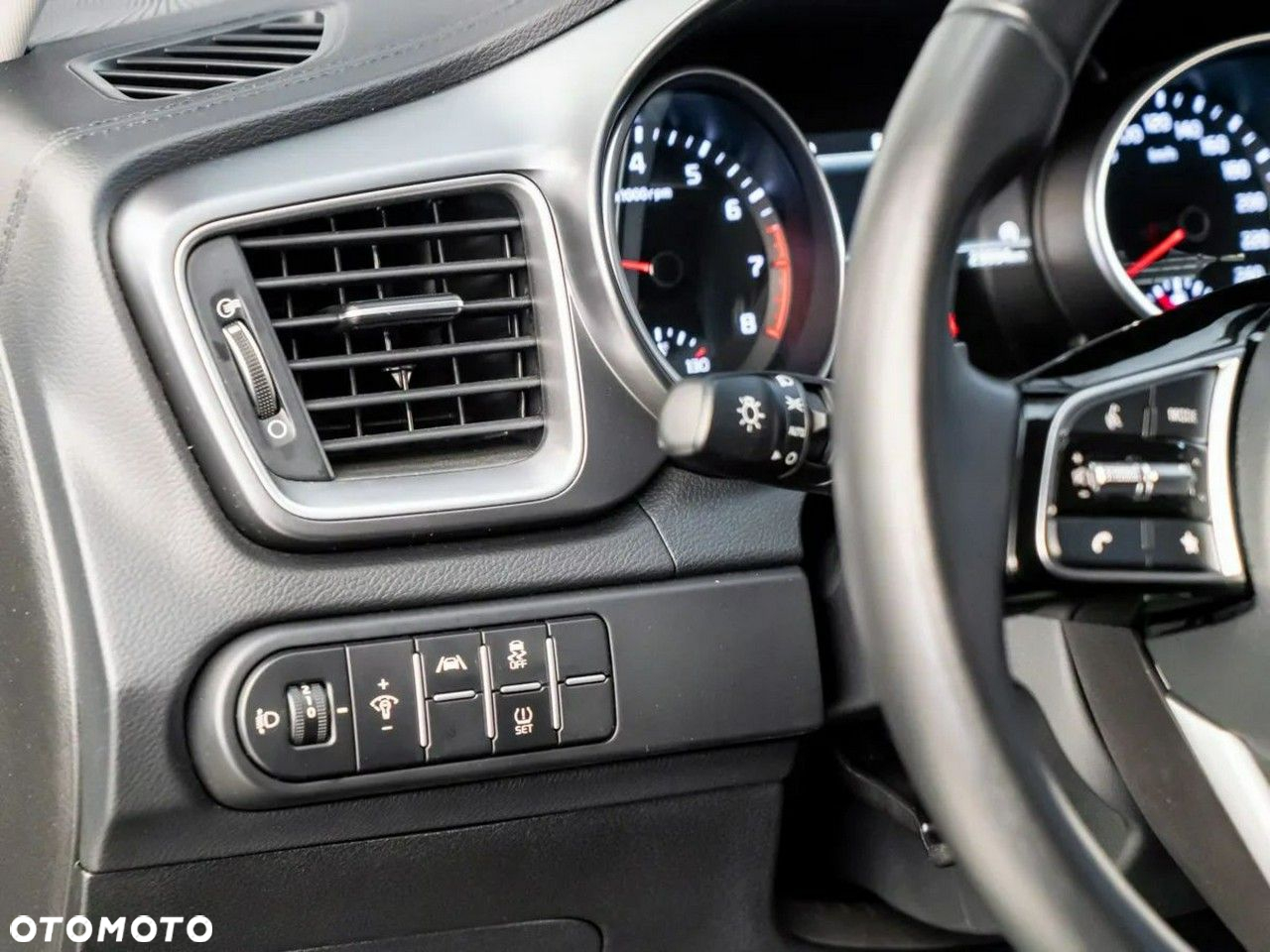 Kia XCeed 1.5 T-GDI M DCT - 24