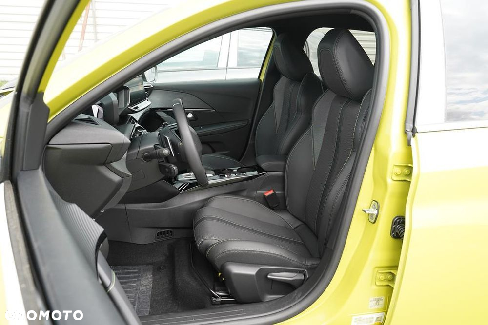 Peugeot 208 1.2 mHEV GT - 11