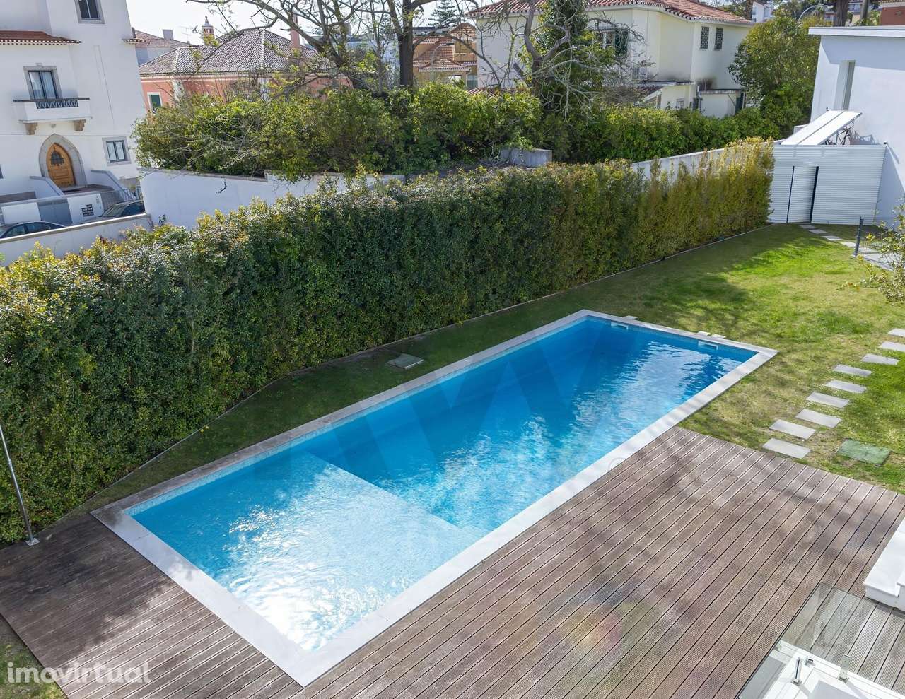 Moradia Senhorial T8 com Jardim e Piscina no Coração do Estoril - Grande imagem: 3/57