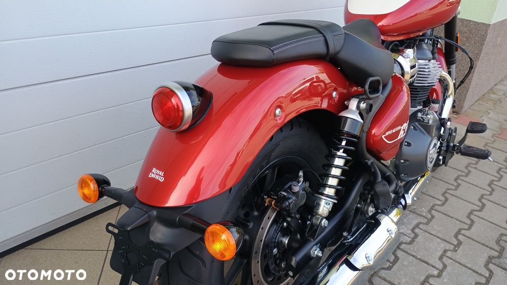 Royal Enfield Super Meteor - 31