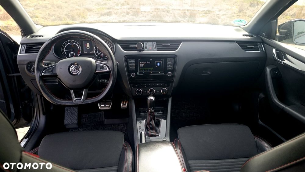 Skoda Octavia 2.0 TDI DSG RS - 8