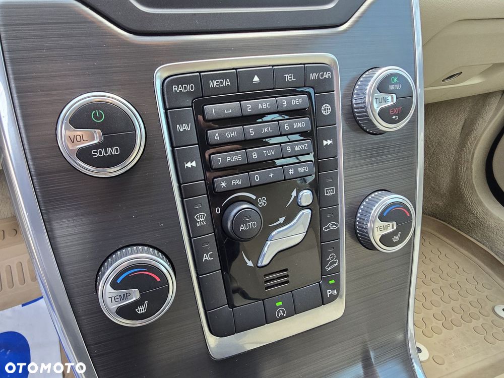 Volvo XC 70 - 19
