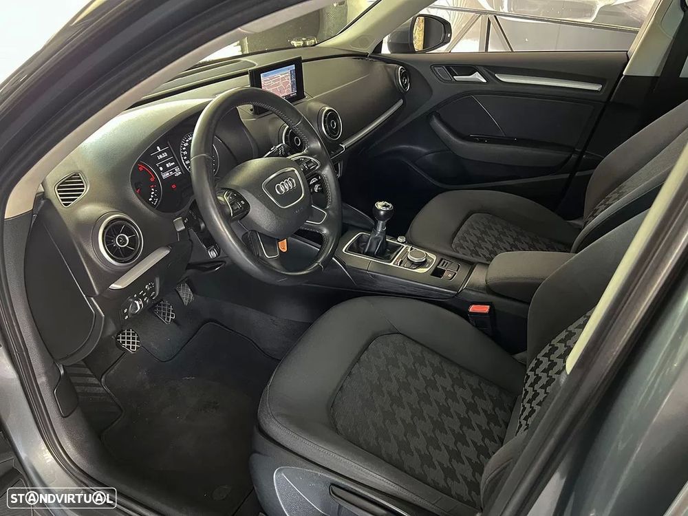 Audi A3 Sportback 1.6 TDI Attraction Ultra - 6