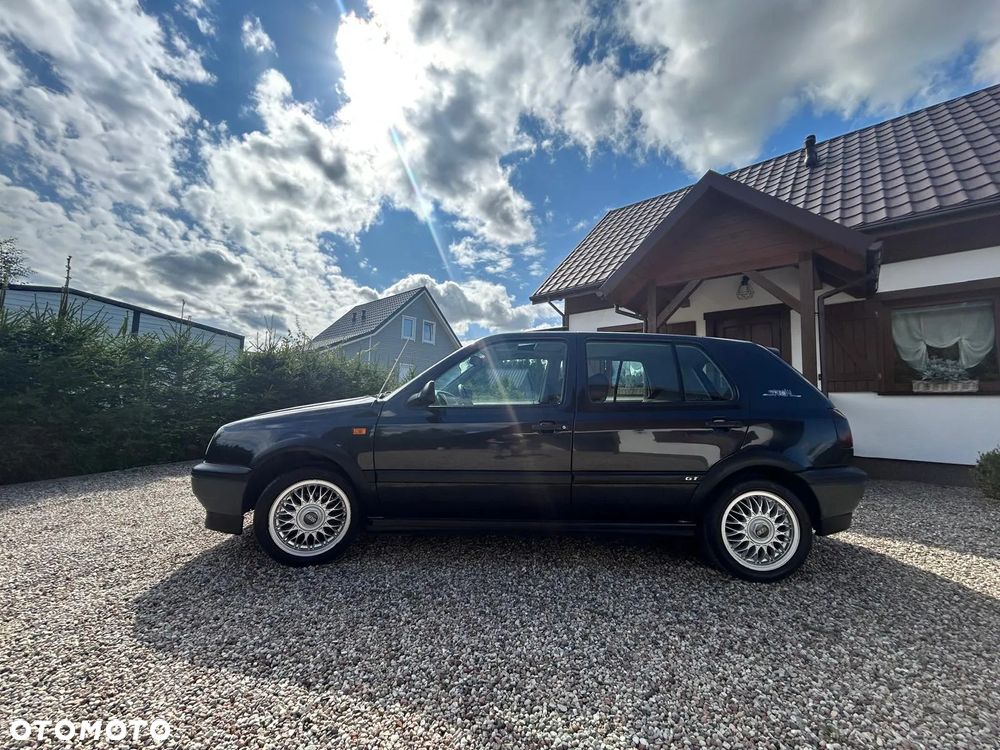 Volkswagen Golf 1.8 GT Special - 1