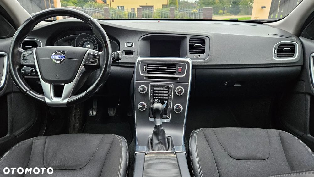 Volvo V60 D2 Momentum - 17