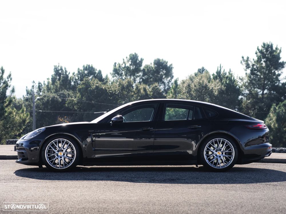 Porsche Panamera 4 E-Hybrid - 3