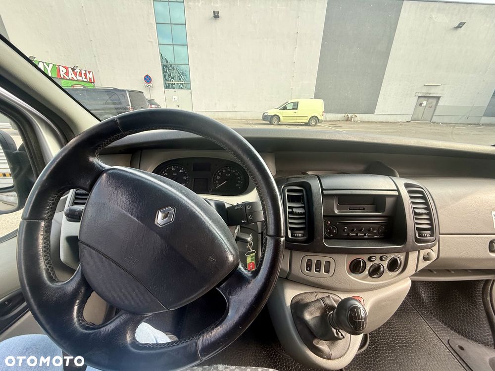 Renault Trafic - 12