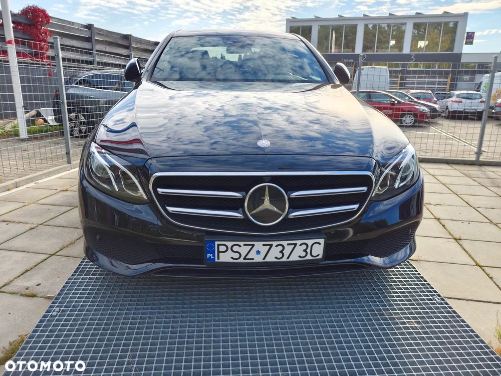 Mercedes-Benz E-Class 2017 photo 2