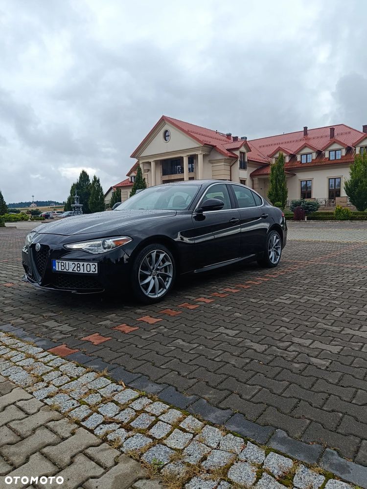 Alfa Romeo Giulia 2.0 Turbo 16V AT8-Q4 Ti - 1
