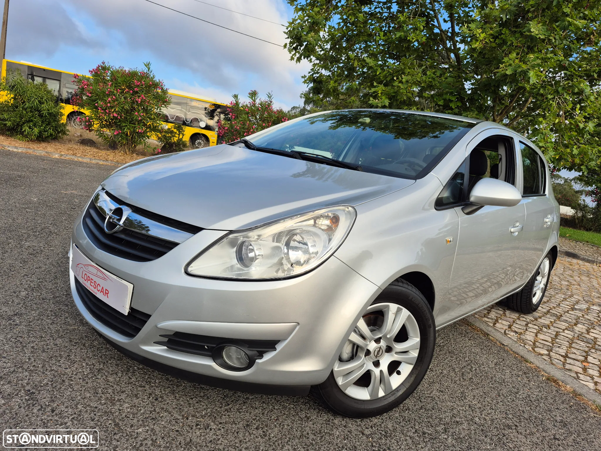 Opel Corsa 1.2 Enjoy - 2