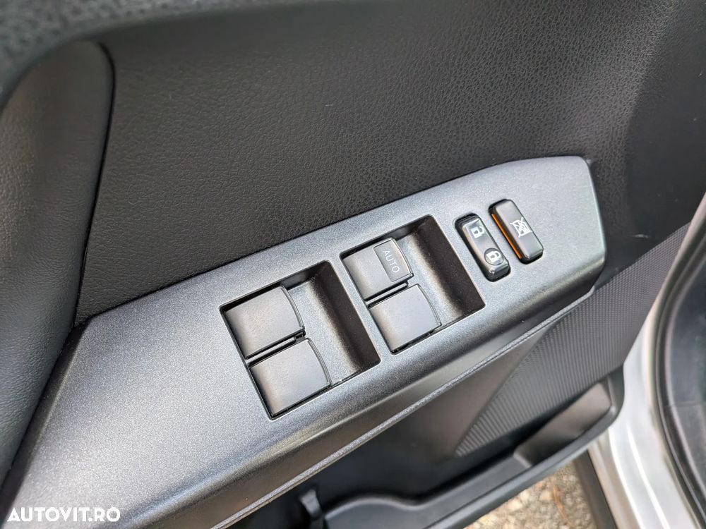 Toyota RAV4 2.5 VVT-i 4x4 Luxury - 13