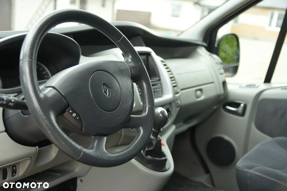 Renault Trafic FAP Passenger Black Edition - 28