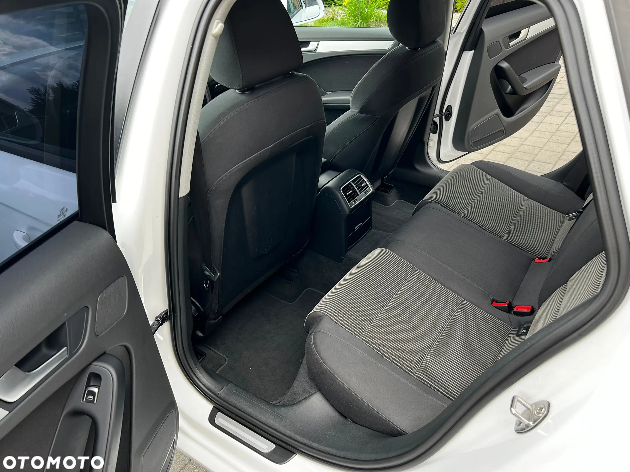 Audi A4 Avant 2.0 TDI DPF Ambiente - 10