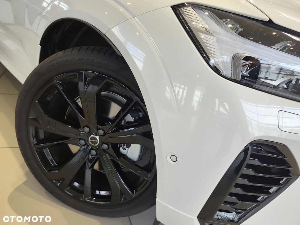 Volvo XC 60 T6 Plug-In Hybrid AWD Ultra Dark - 22